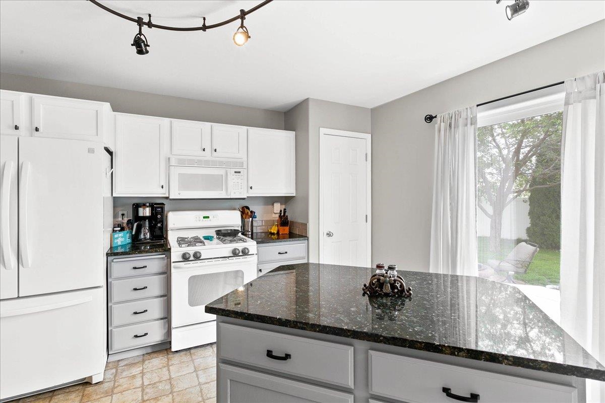 627 South Michigan Road Spokane Valley, WA 99016 - Photo 18 of 36