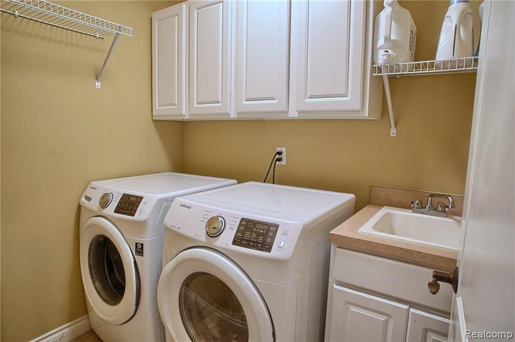 26019 Mariners Point New Baltimore, MI 48051 - Photo 12 of 21