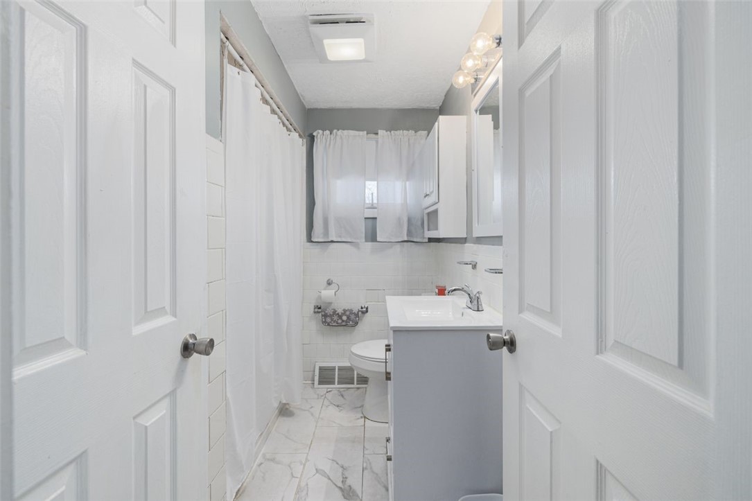 340 Dunlap Street Woonsocket, RI 02895 - Photo 12 of 32