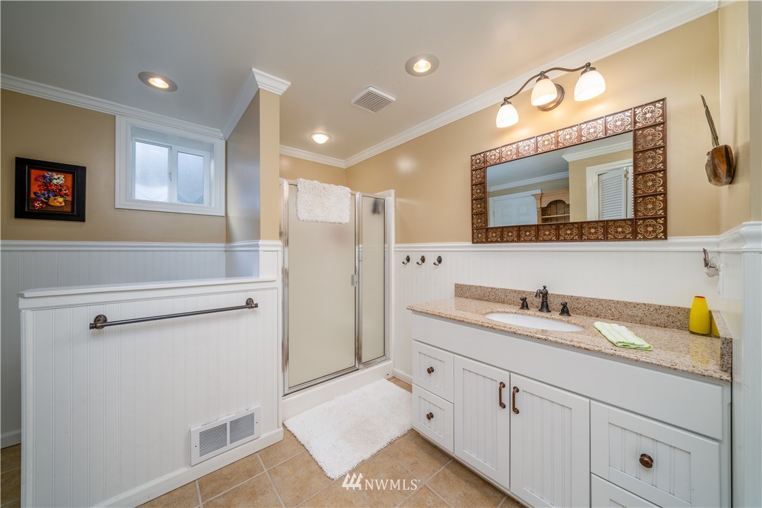 12670 South Lakeshore Road Chelan, WA 98816 - Photo 12 of 24 Gallery Image 12