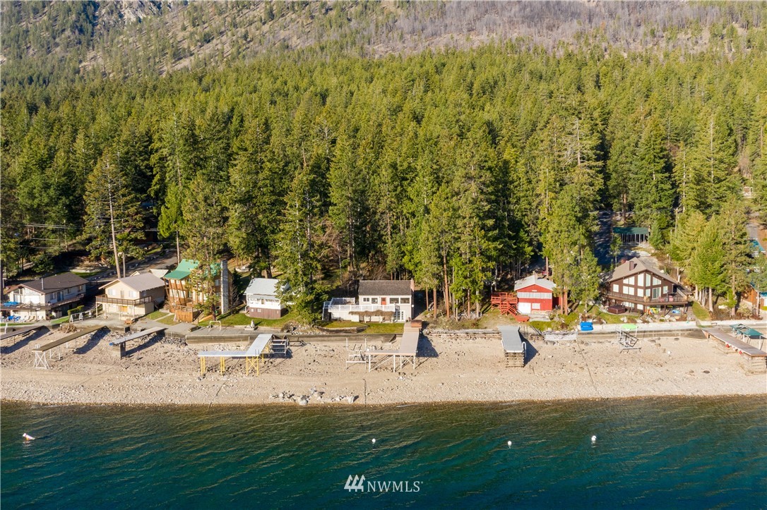 12670 South Lakeshore Road Chelan, WA 98816 - Photo 20 of 24 Gallery Image 20