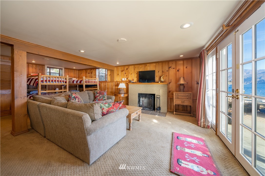 12670 South Lakeshore Road Chelan, WA 98816 - Photo 9 of 24 Gallery Image 9