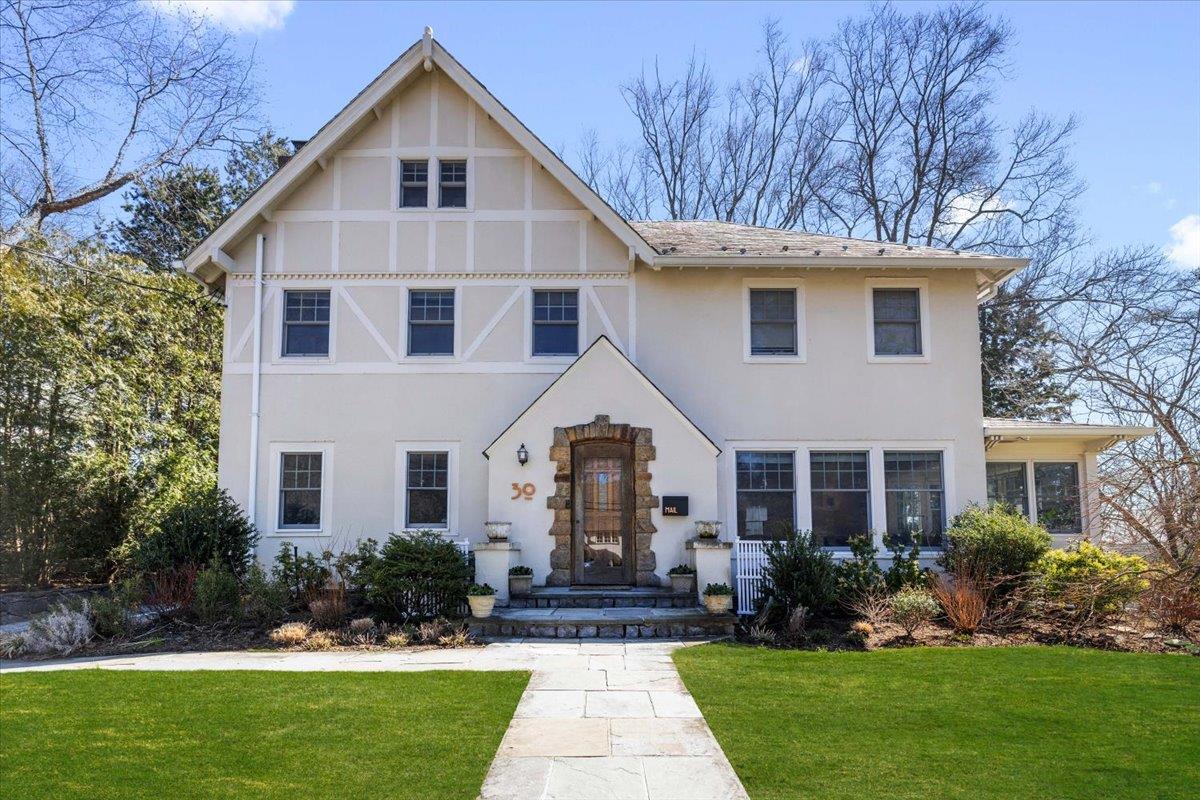 30 Walbrooke Road Scarsdale, NY 10583 - Photo 1 of 1 Edgemont gem!