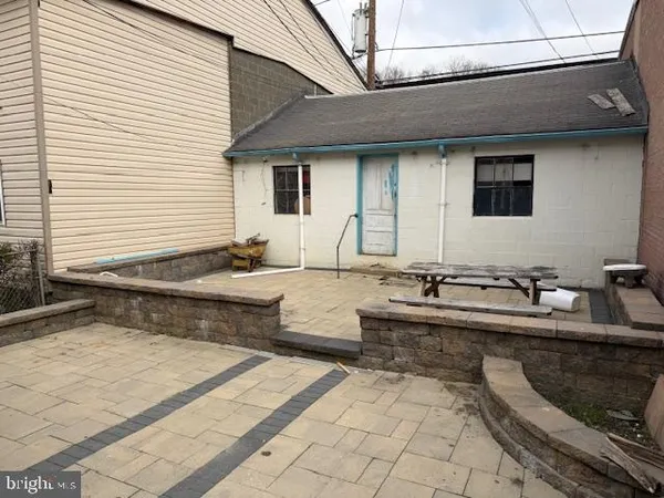 $325,000 | 251 East Chestnut Street, Coatesville, PA 19320