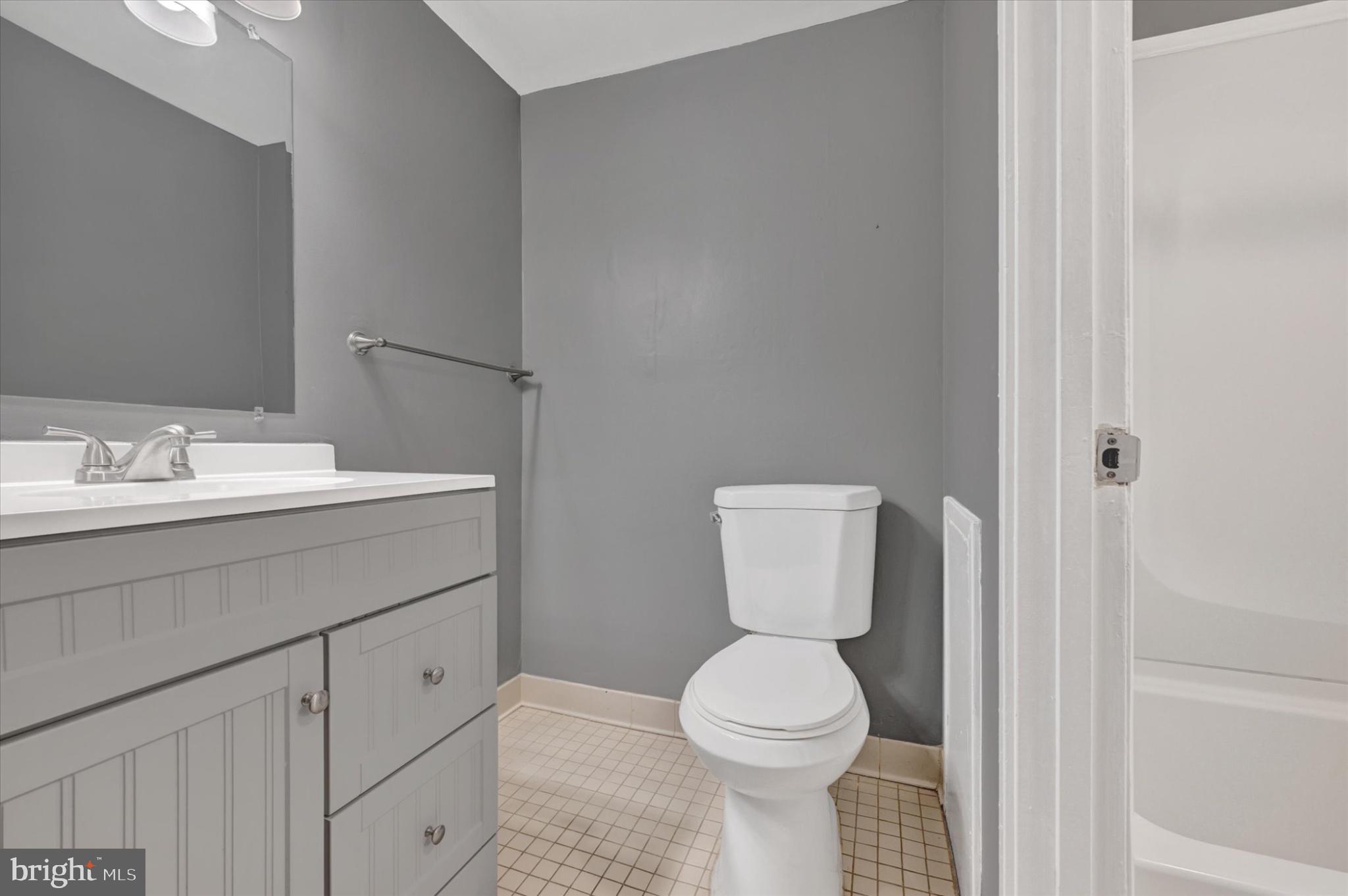 9635 White Acre Road, Unit B4 Columbia, MD 21045 - Photo 16 of 21 Modern bathroom with sleek finishes.