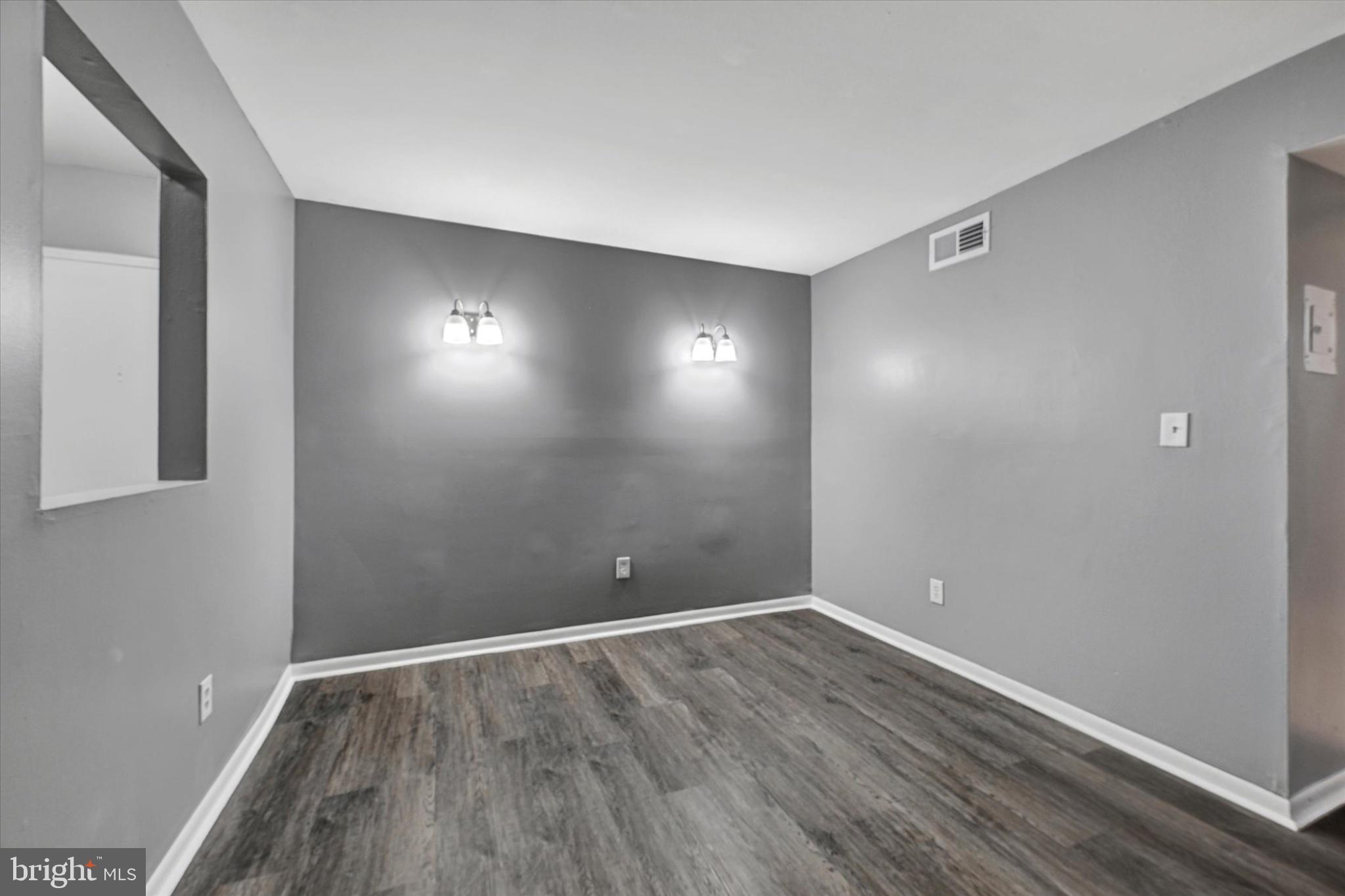 9635 White Acre Road, Unit B4 Columbia, MD 21045 - Photo 5 of 21 Modern space with sleek finishes.