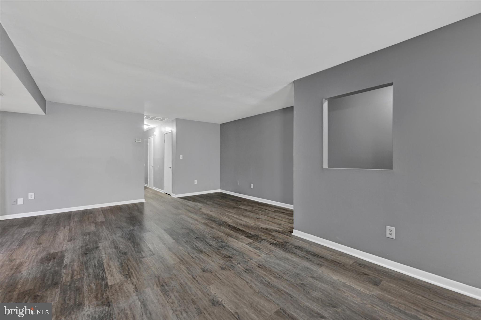 9635 White Acre Road, Unit B4 Columbia, MD 21045 - Photo 6 of 21 Spacious, modern open layout awaits.