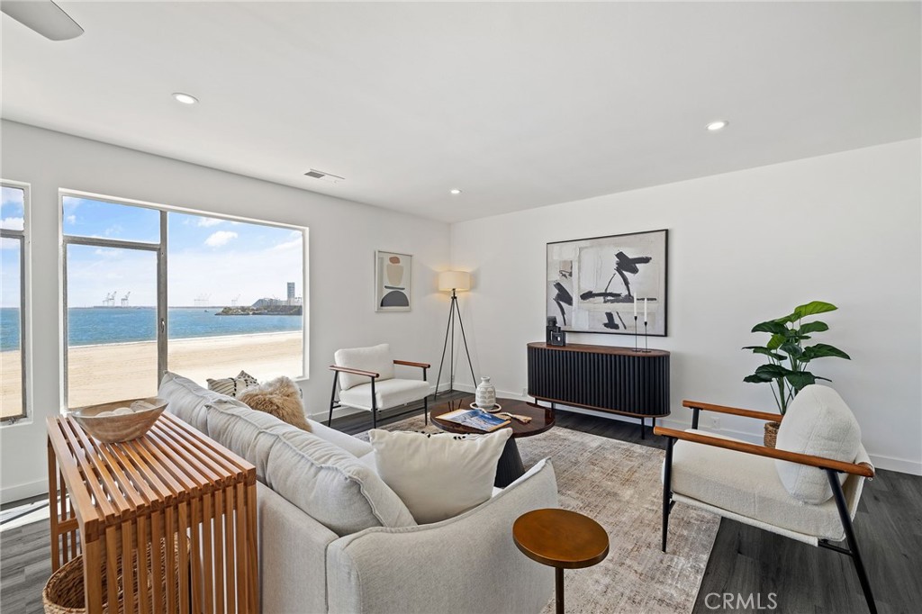 21 7th Place, Unit 408 Long Beach, CA 90802 - Photo 3 of 41