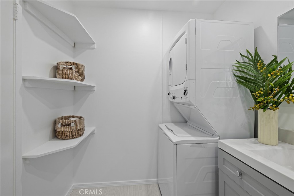 21 7th Place, Unit 408 Long Beach, CA 90802 - Photo 33 of 41