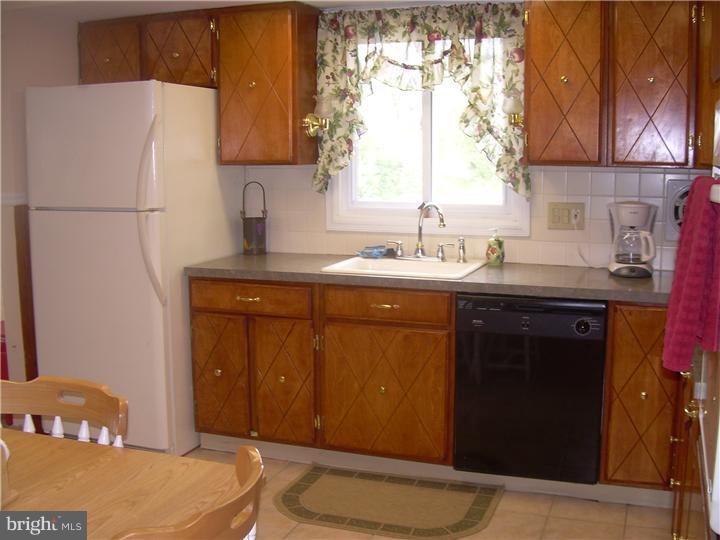1518 Steel Road Havertown, PA 19083 - Photo 2 of 11