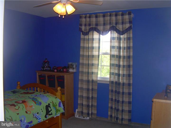 1518 Steel Road Havertown, PA 19083 - Photo 8 of 11