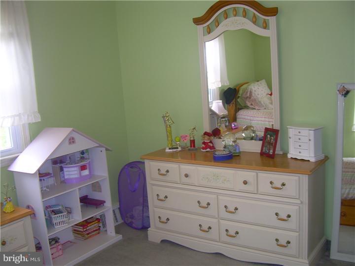 1518 Steel Road Havertown, PA 19083 - Photo 9 of 11