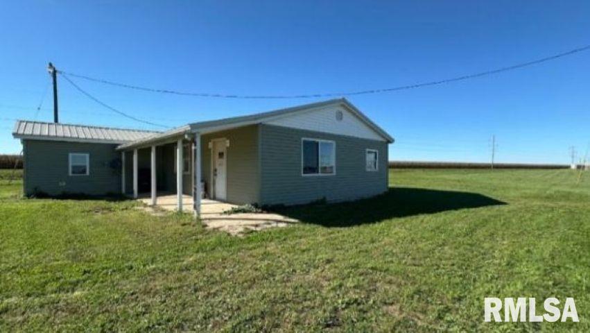 811 Center Street Augusta, IL 62311 - Photo 4 of 22 Gallery Image 4