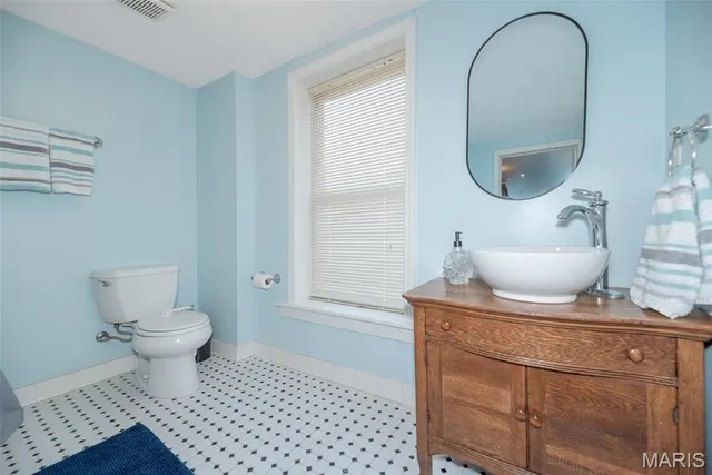 $345,000 | 3130 Nebraska Avenue, St. Louis, MO 63118