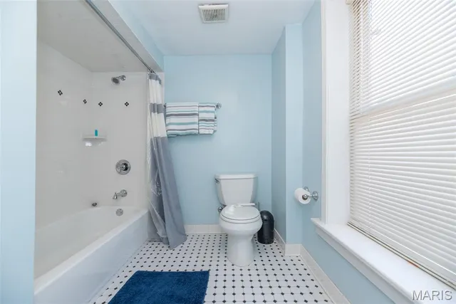 $345,000 | 3130 Nebraska Avenue, St. Louis, MO 63118