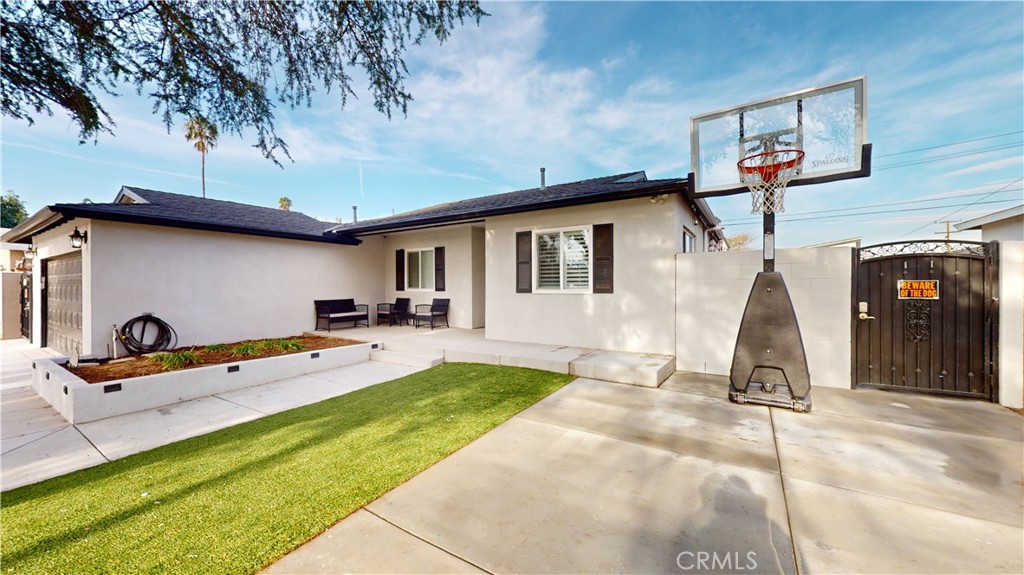 10039 Primrose Drive Riverside, CA 92503 - Photo 2 of 56 a view of a house with backyard and sitting area