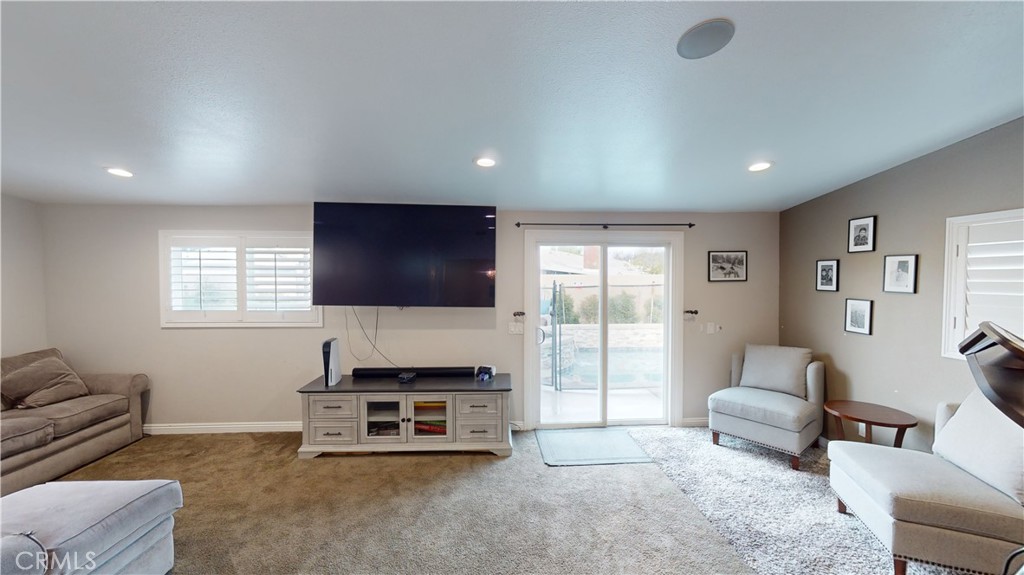 10039 Primrose Drive Riverside, CA 92503 - Photo 3 of 56