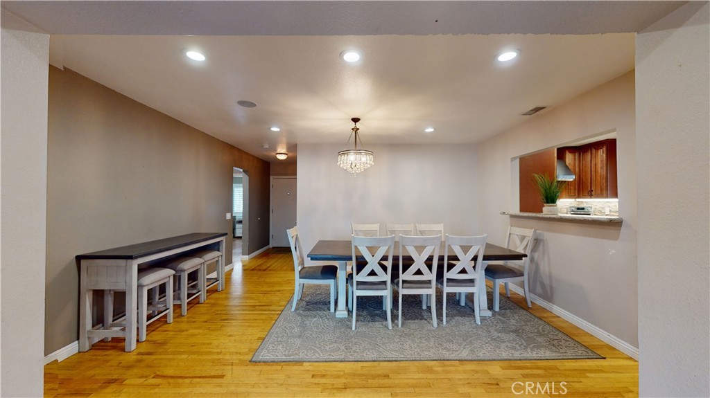 10039 Primrose Drive Riverside, CA 92503 - Photo 5 of 56