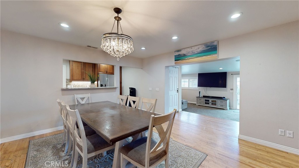 10039 Primrose Drive Riverside, CA 92503 - Photo 7 of 56