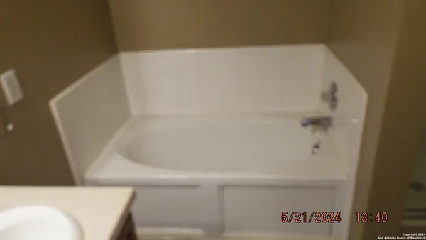 $1,595 | 6410 Royal Rdg Drive, San Antonio, TX 78239