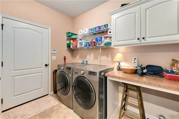 $529,900 | 908 Southwest Olympia Court, Lee's Summit, MO 64082