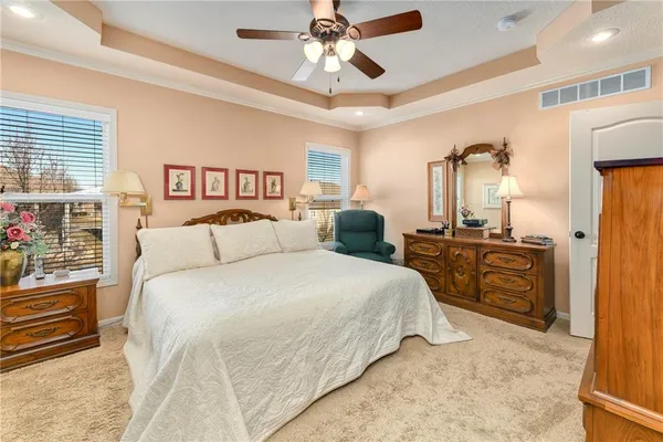 $529,900 | 908 Southwest Olympia Court, Lee's Summit, MO 64082