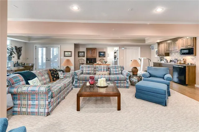 $574,900 | 908 Southwest Olympia Court, Lee's Summit, MO 64082