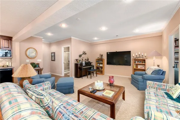 $529,900 | 908 Southwest Olympia Court, Lee's Summit, MO 64082