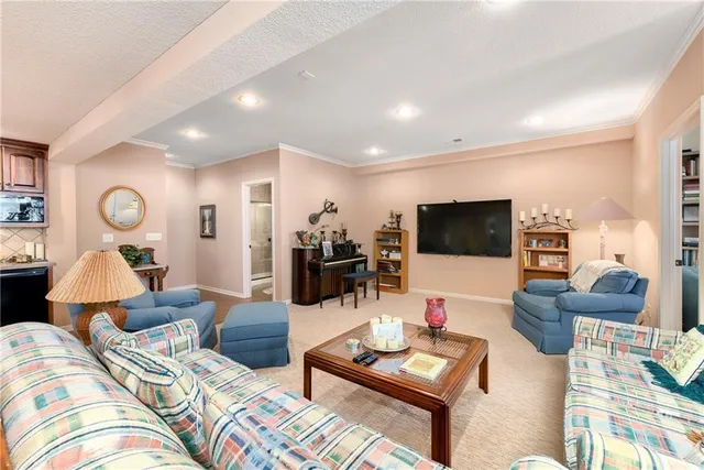 $574,900 | 908 Southwest Olympia Court, Lee's Summit, MO 64082