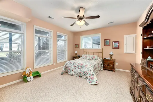 $574,900 | 908 Southwest Olympia Court, Lee's Summit, MO 64082