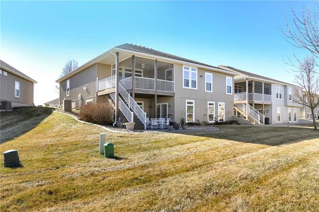 $574,900 | 908 Southwest Olympia Court, Lee's Summit, MO 64082