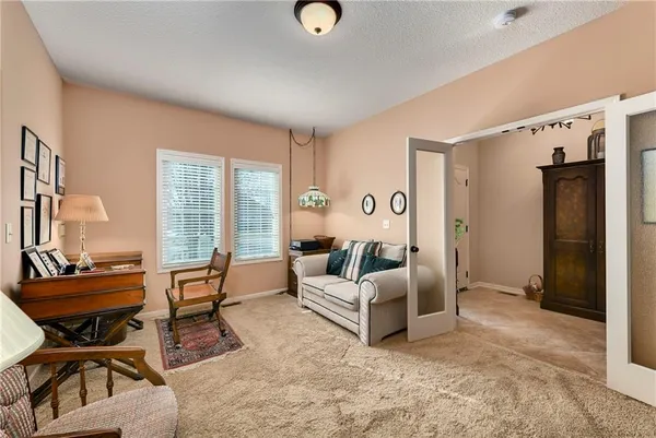 $529,900 | 908 Southwest Olympia Court, Lee's Summit, MO 64082