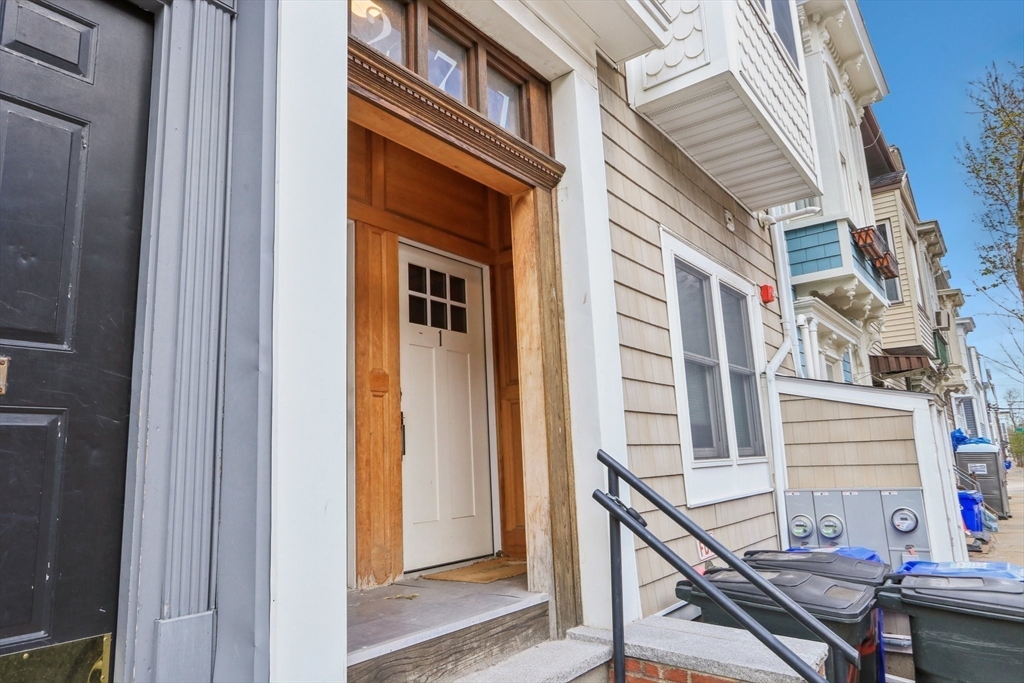 271 West Fifth Street Boston, MA 02127 - Photo 30 of 30 a view of an entryway of the house