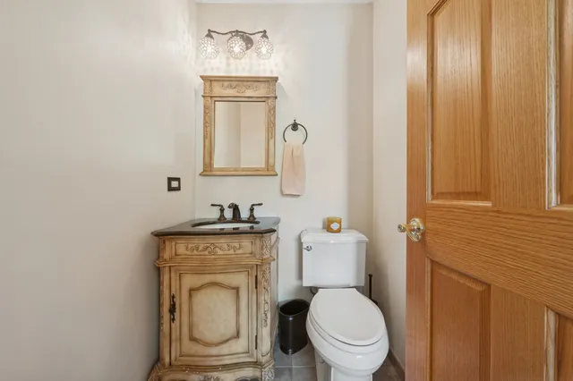 $430,900 | 700 Country Lane North, Roselle, IL 60172