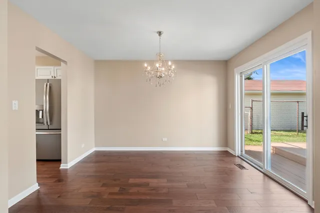 $430,900 | 700 Country Lane North, Roselle, IL 60172