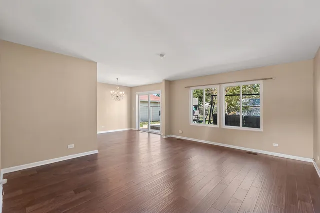 $430,900 | 700 Country Lane North, Roselle, IL 60172