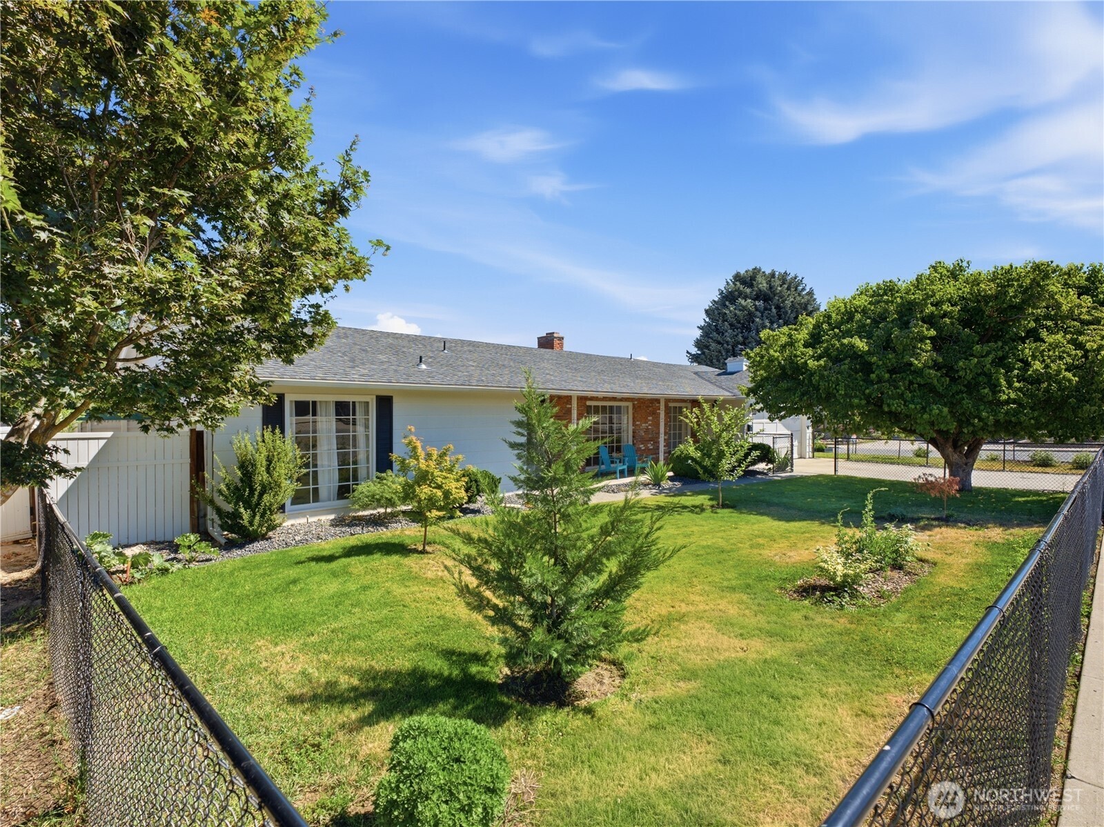 934 Stevens Street Wenatchee, WA 98801 - Photo 2 of 29