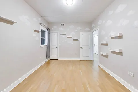 $675,000 | 1915 West Diversey Parkway, Unit 402, Chicago, IL 60614
