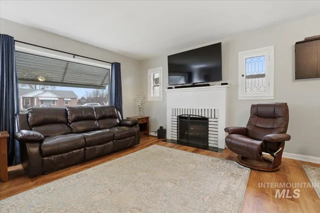 $335,000 | 120 Mead Street, Caldwell, ID 83605