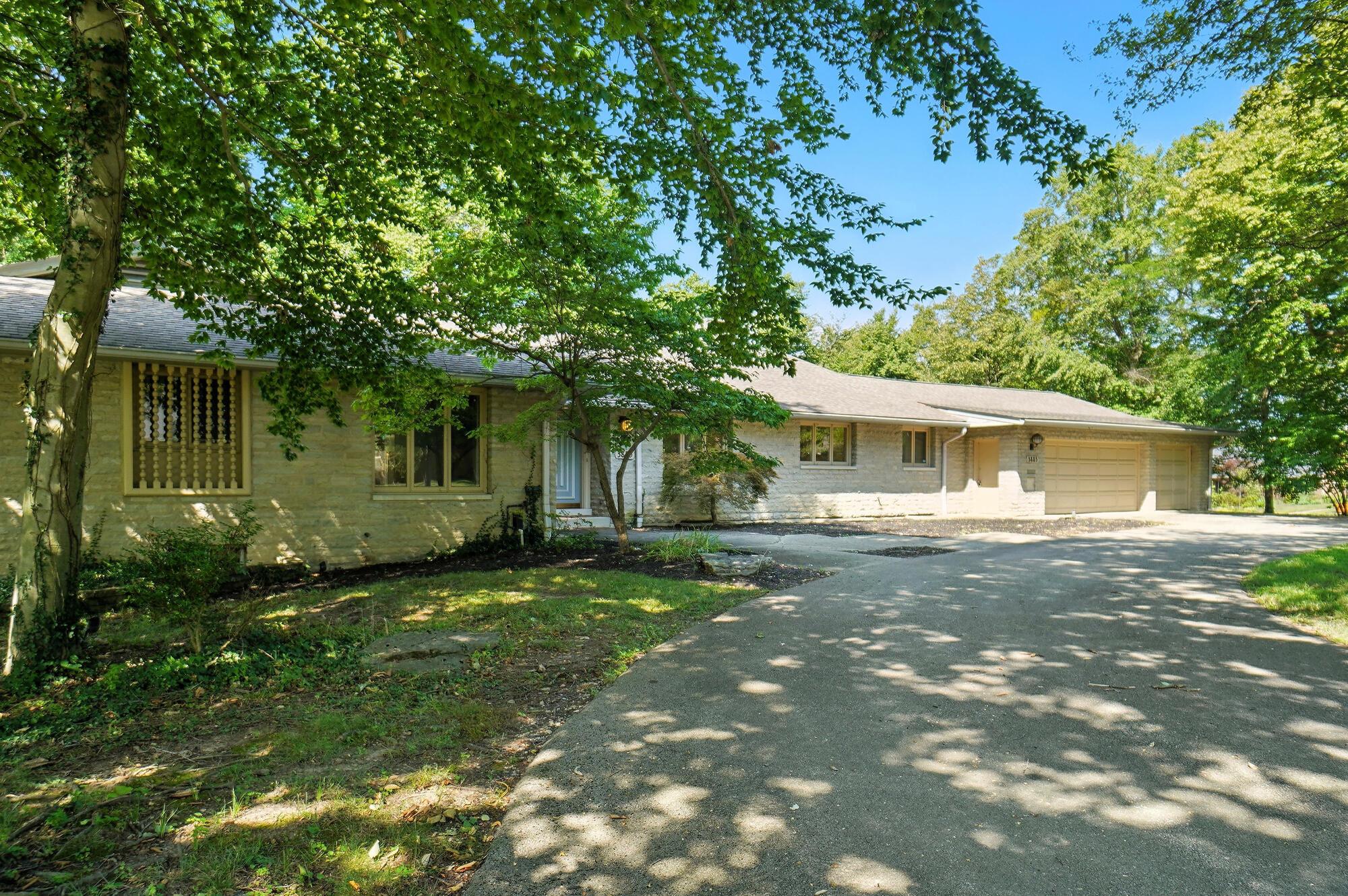 3885 Woodbridge Road Columbus, OH 43220 - Photo 8 of 158 009