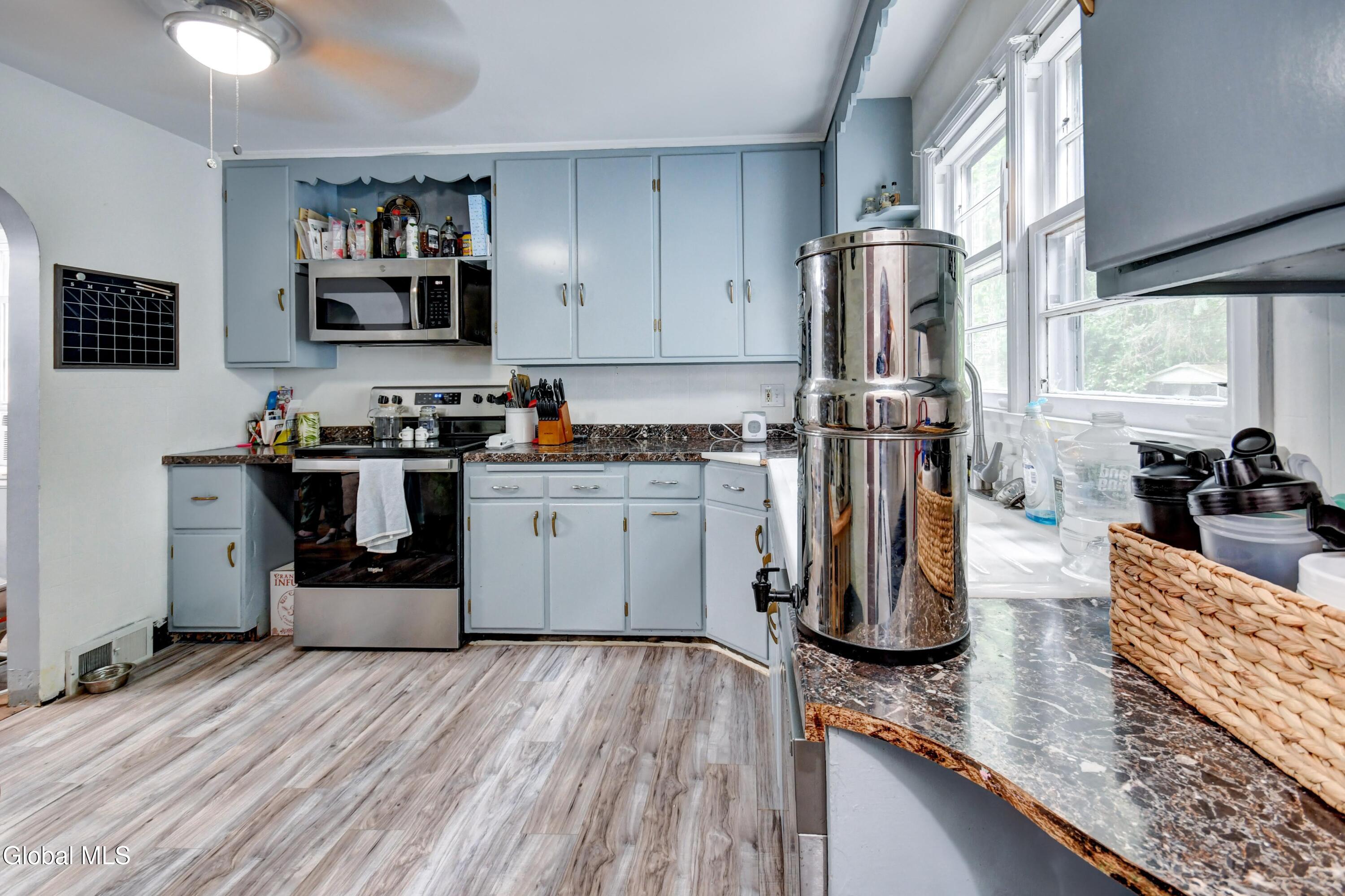 195 Northampton Road Amsterdam, NY 12010 - Photo 5 of 34 195 Northampton-17