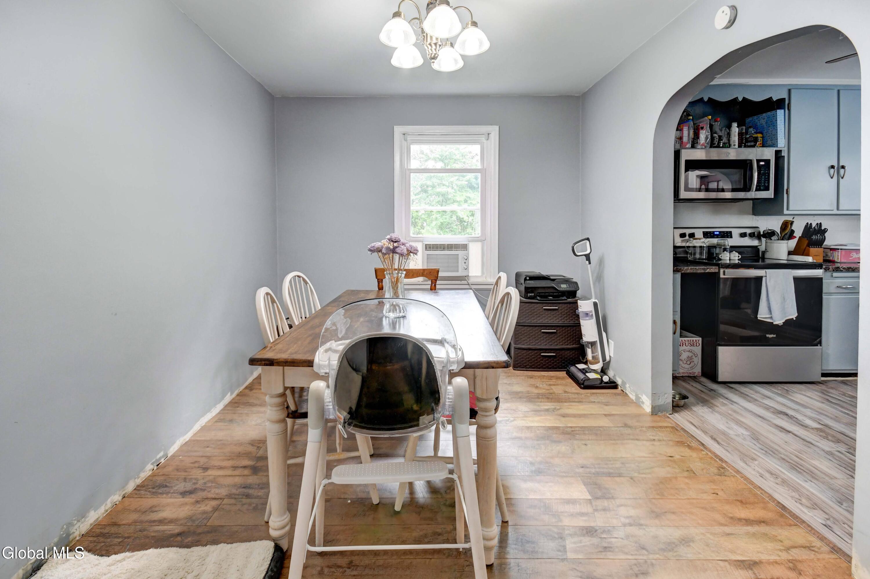 195 Northampton Road Amsterdam, NY 12010 - Photo 7 of 34 195 Northampton-12