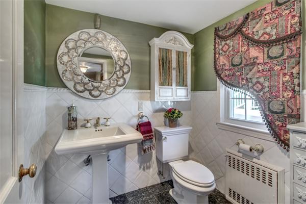 121 Larchmont Road Melrose, MA 02176 - Photo 23 of 30 Gallery Image 23
