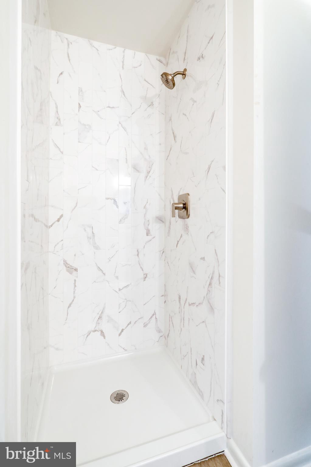 1198 Iron Bridge Road Columbia, PA 17512 - Photo 22 of 40 a bathroom with a bathtub