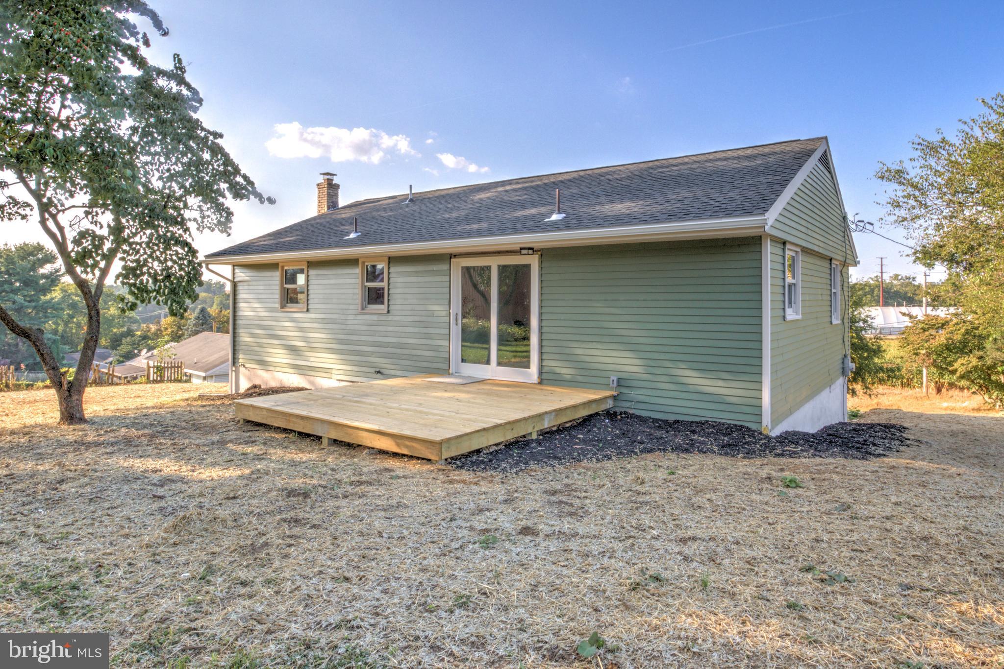 1198 Iron Bridge Road Columbia, PA 17512 - Photo 37 of 40 a backyard of a house
