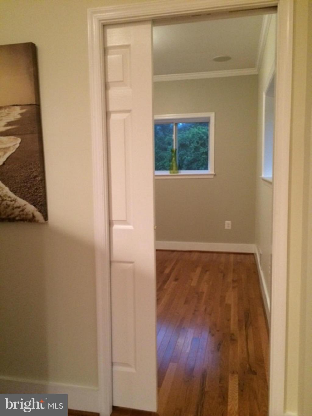 6833 Dyer Court Springfield, VA 22150 - Photo 18 of 29 Living Room