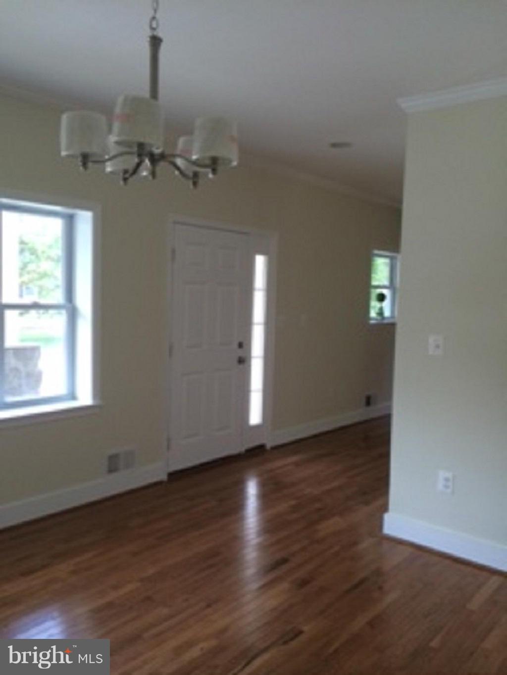 6833 Dyer Court Springfield, VA 22150 - Photo 3 of 29 Dining Room
