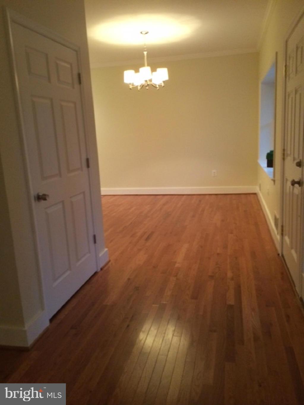 6833 Dyer Court Springfield, VA 22150 - Photo 23 of 29 Bedroom (Master)