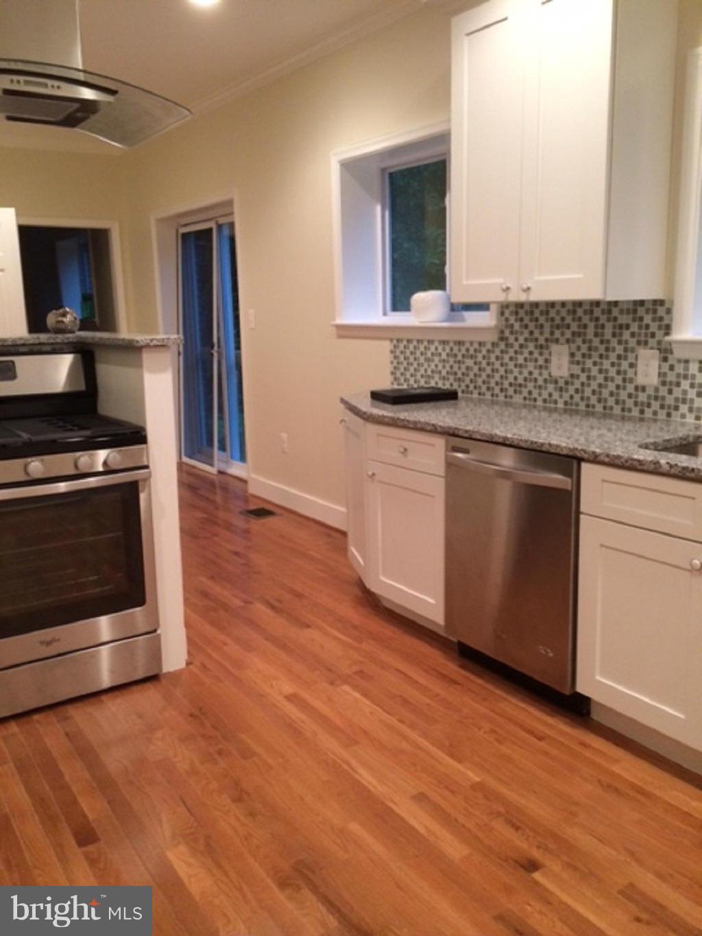 6833 Dyer Court Springfield, VA 22150 - Photo 8 of 29 Kitchen