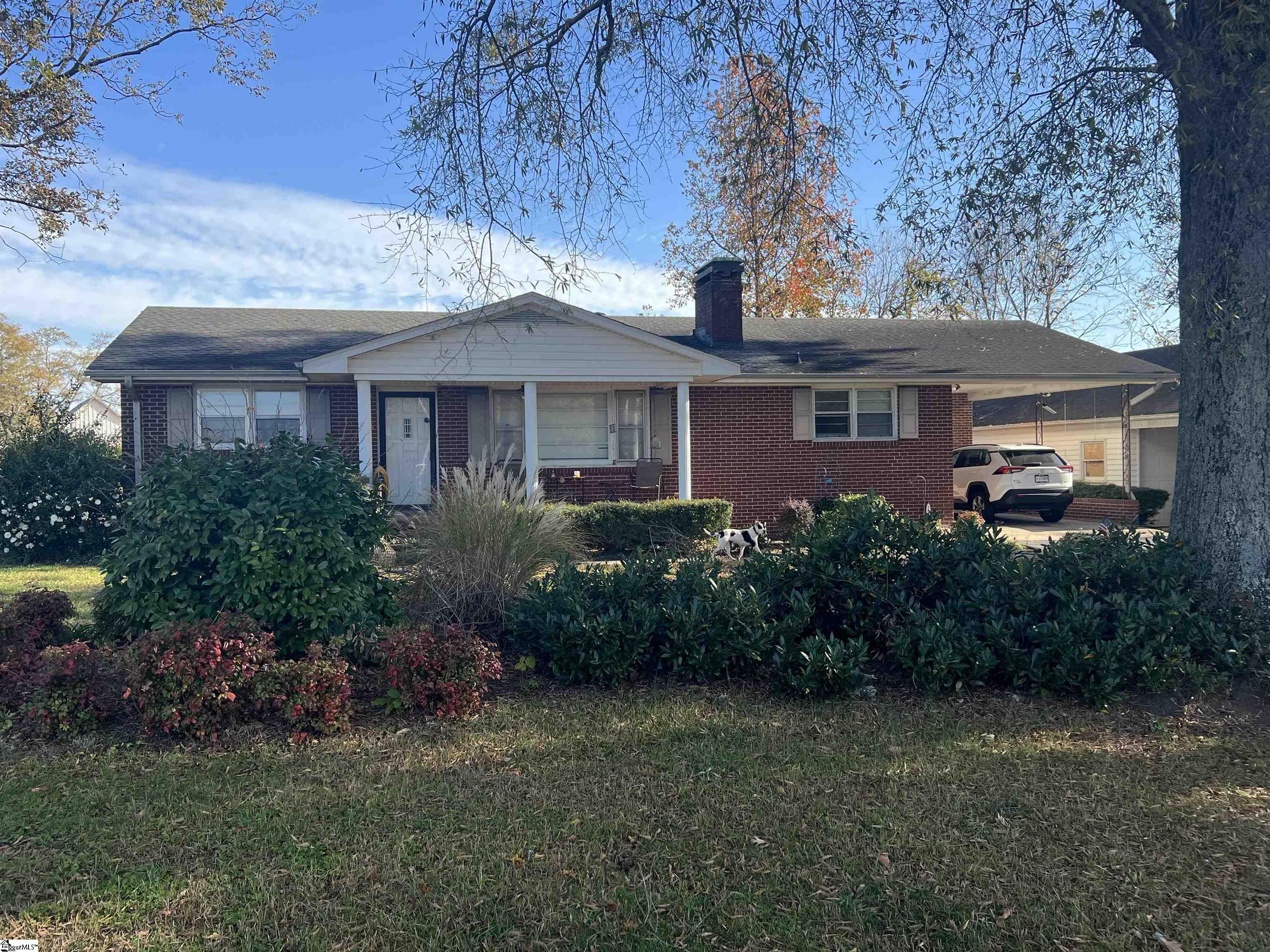 374 Flatwood Road Spartanburg, SC 29303 - Photo 2 of 27